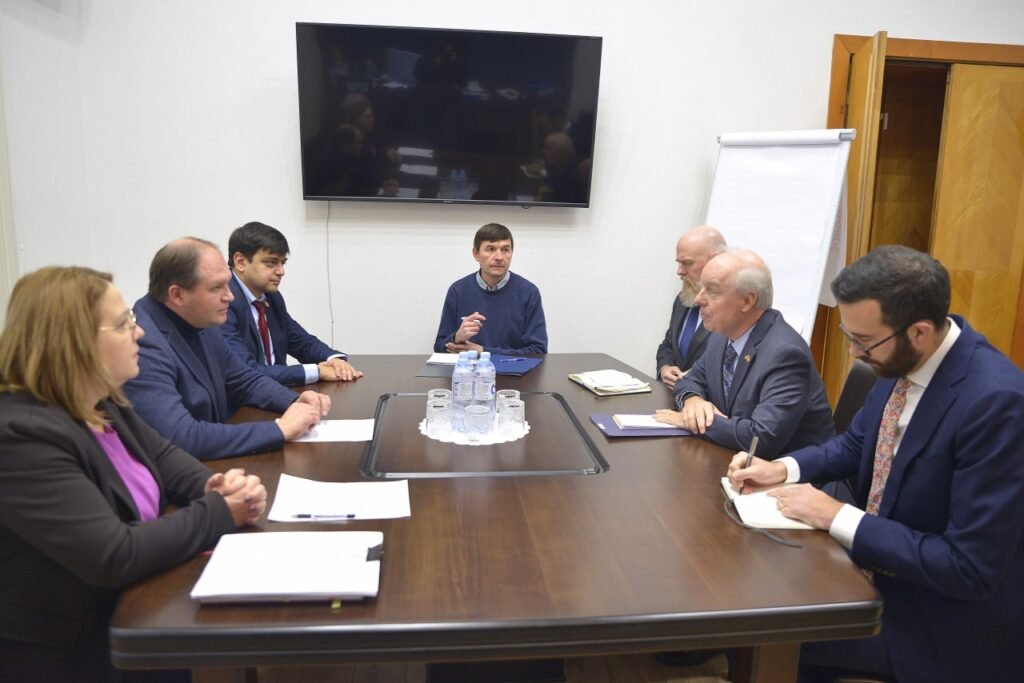 FOTO// În ciuda PAS-ului, Ion Ceban a avut o întâlnire cu ambasadorul SUA în Republica Moldova 1 FOTO// În ciuda PAS-ului, Ion Ceban a avut o întâlnire cu ambasadorul SUA în Republica Moldova