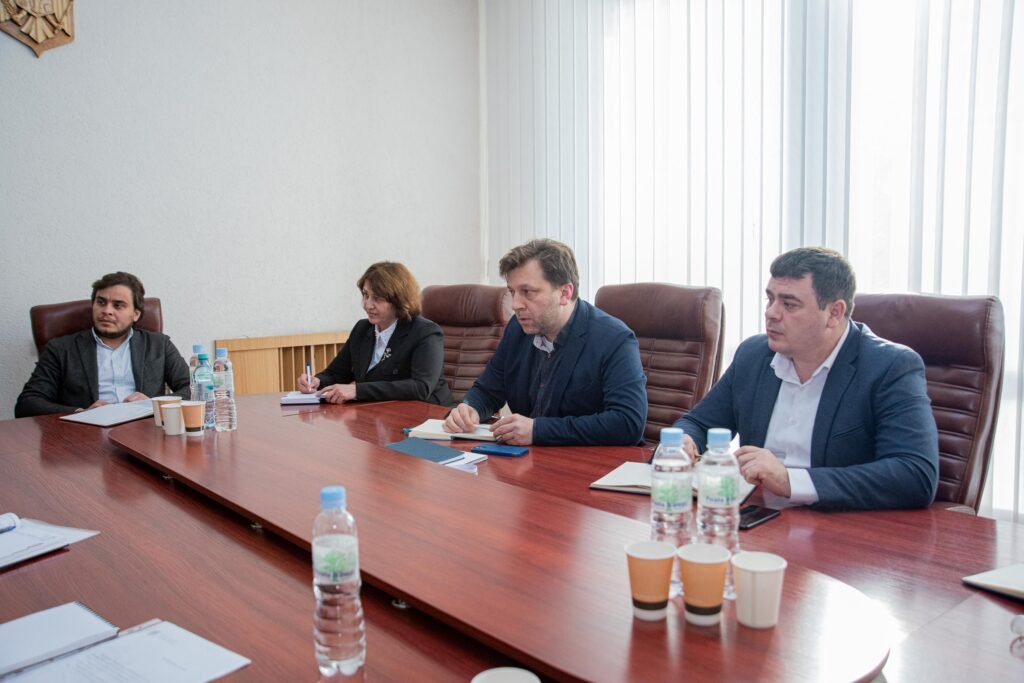 Ministrul Economiei a avut o întâlnire cu administratorii zonelor economice libere 1 Ministrul Economiei a avut o întâlnire cu administratorii zonelor economice libere