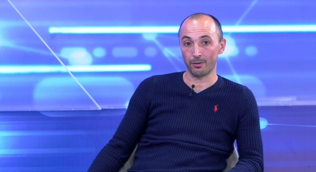 FOTO// Gheorghe Petic va lansa o carte: Nu m-am gândit niciodat că voi scrie o carte despre regimul criminal Plahotniuc 2 FOTO// Gheorghe Petic va lansa o carte: Nu m-am gândit niciodat că voi scrie o carte despre regimul criminal Plahotniuc