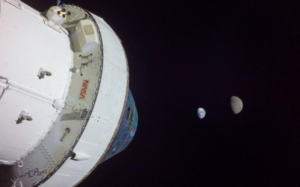 VIDEO// Moment istoric pentru omenire: Capsula Orion a NASA s-a întors pe Pământ după un zbor pe Lună 1 VIDEO// Moment istoric pentru omenire: Capsula Orion a NASA s-a întors pe Pământ după un zbor pe Lună