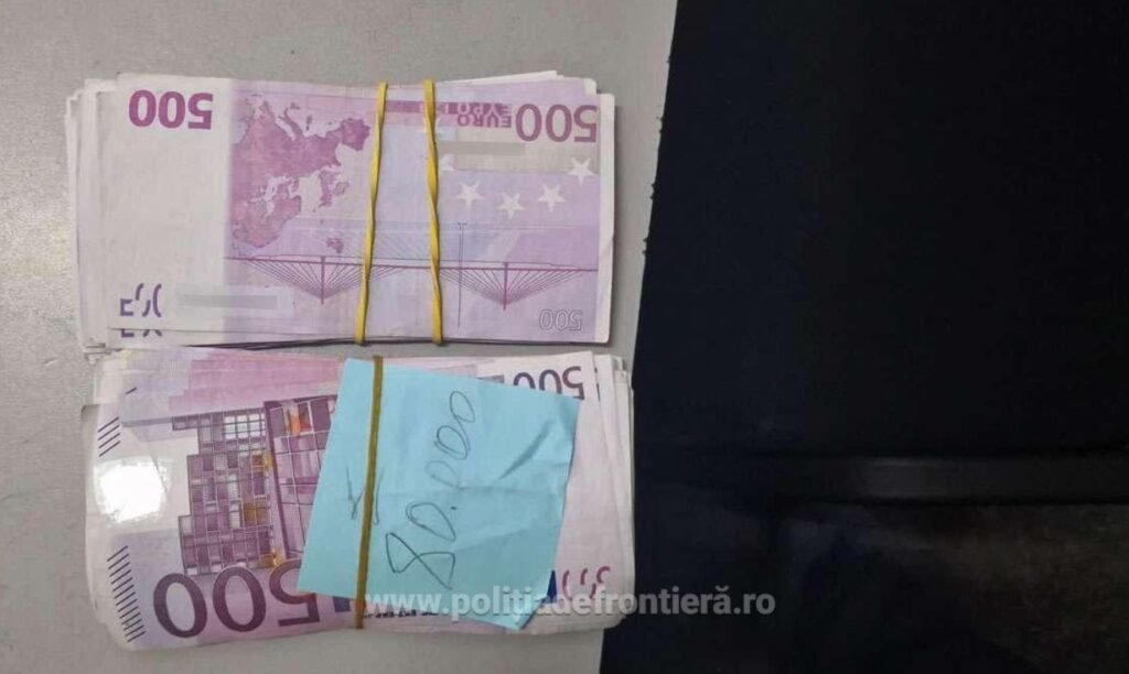 Un moldovean a fost prins la frontieră cu 80 000 euro nedeclarați și țigări de contrabandă ascunse în șosete