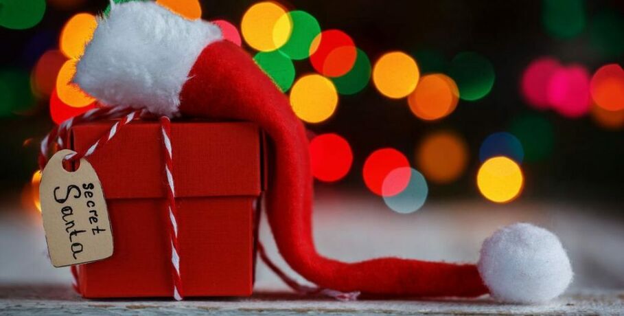 Nu știi ce cadouri să cumperi de Secret Santa colegilor de birou? Vezi câteva idei 1 secret santa cadouri