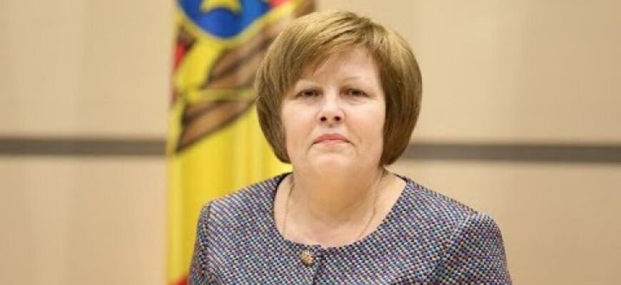 Fostul deputat al Platformei DA, Maria Ciobanu, a suportat o intervenție chirurgicală complicată la inimă: ”Am reînviat. Nasc și la Moldova Doctori”