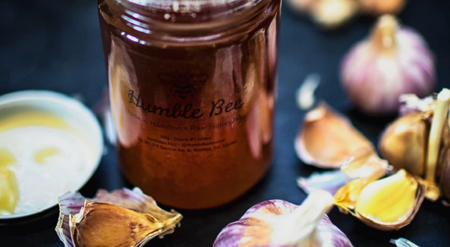Cum să scapi de durerea în gât fără medicamente: Remediile naturale care au efect antiinflamator și antimicrobian