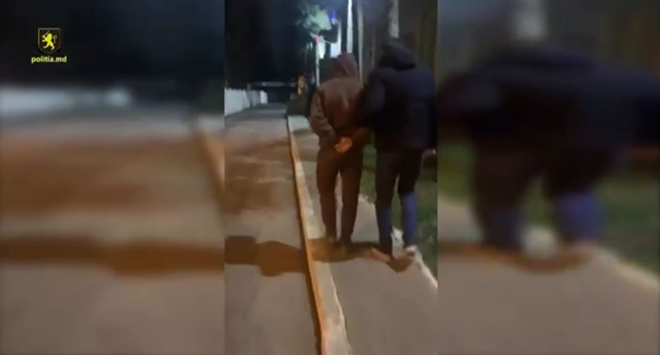 Un minor riscă până la 3 ani de pușcărie pentru răpirea unui automobil