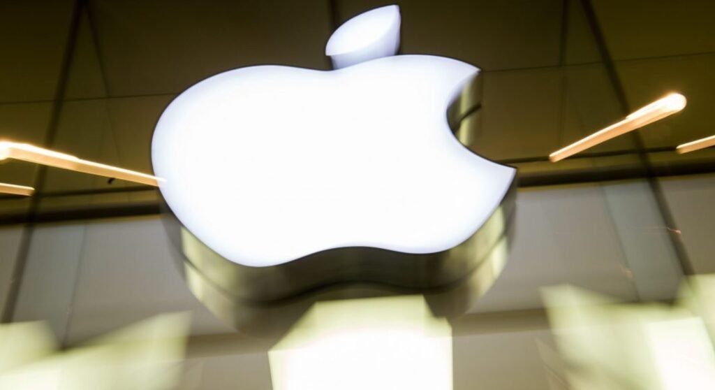 Apple lansează anul acesta prima sa cască de realitate virtuală. Cât va costa 1 Apple lansează anul acesta prima sa cască de realitate virtuală. Cât va costa