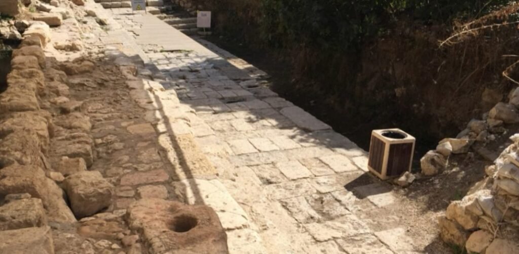VIDEO// Locul biblic din Israel unde se spune că Iisus a vindecat un orb, va fi deschis publicului pentru prima dată în ultimii 2.000 de ani 2 VIDEO// Locul biblic din Israel unde se spune că Iisus a vindecat un orb, va fi deschis publicului pentru prima dată în ultimii 2.000 de ani