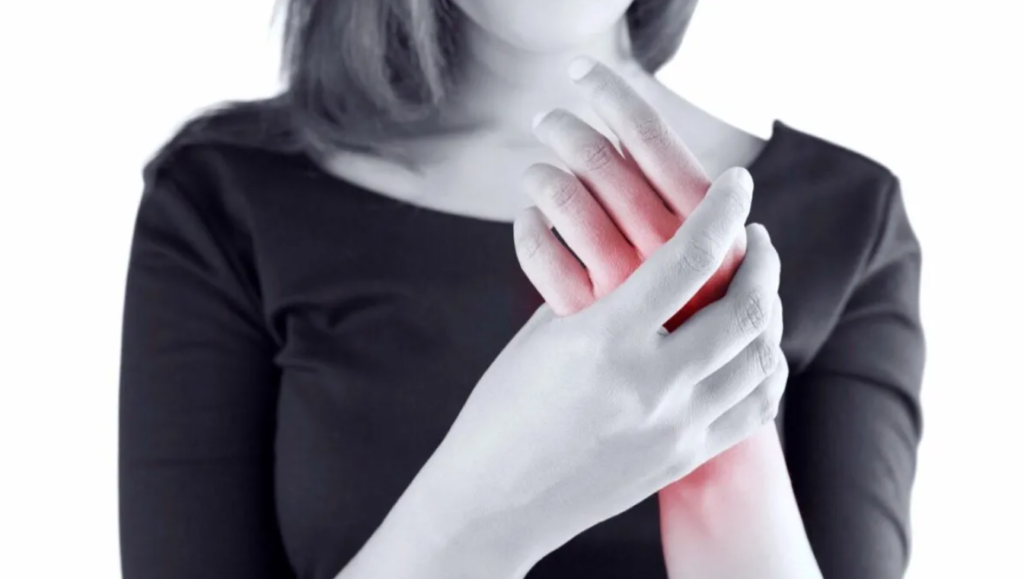 maini amortite dimineata simptome cauze