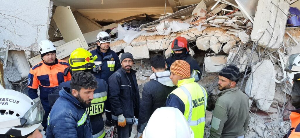 salvatori moldoveni in turcia cutremur dezastru