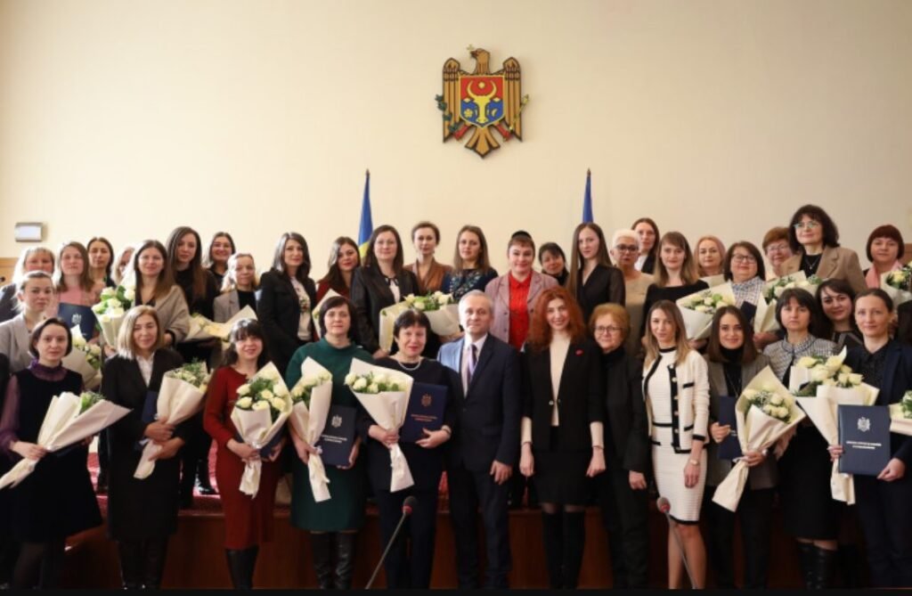 42 de cercetătoare din Republica Moldova au primit diplome de la Ministerul Educației pentru contribuția valoroasă a femeilor și fetelor în domeniul științei