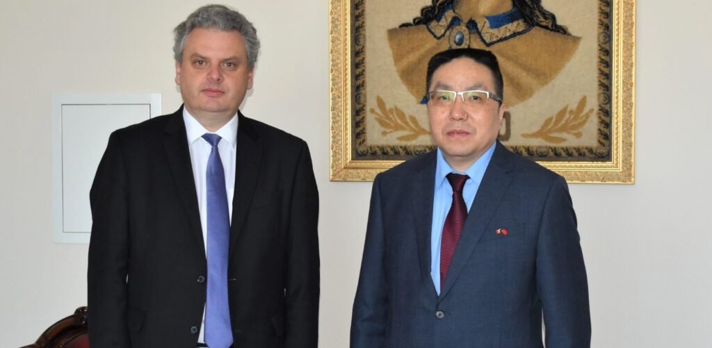 Viceprim-ministrul pentru reintegrare, Oleg Serebrian, a avut o întrevedere cu Ambasadorul Republicii Populare Chineze în Republica Moldova, Yan Wenbin