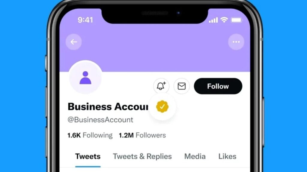 Twitter va cere 1.000 de dolari lunar pentru o insigna de verificare aurie, dedicată companiilor