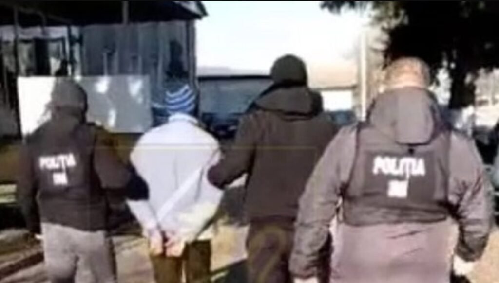 Polițiștii au reținut un suspect în cazul omorului comis acum două săptămâni în raionul Hîncești 1 Polițiștii au reținut un suspect în cazul omorului comis acum două săptămâni în raionul Hîncești