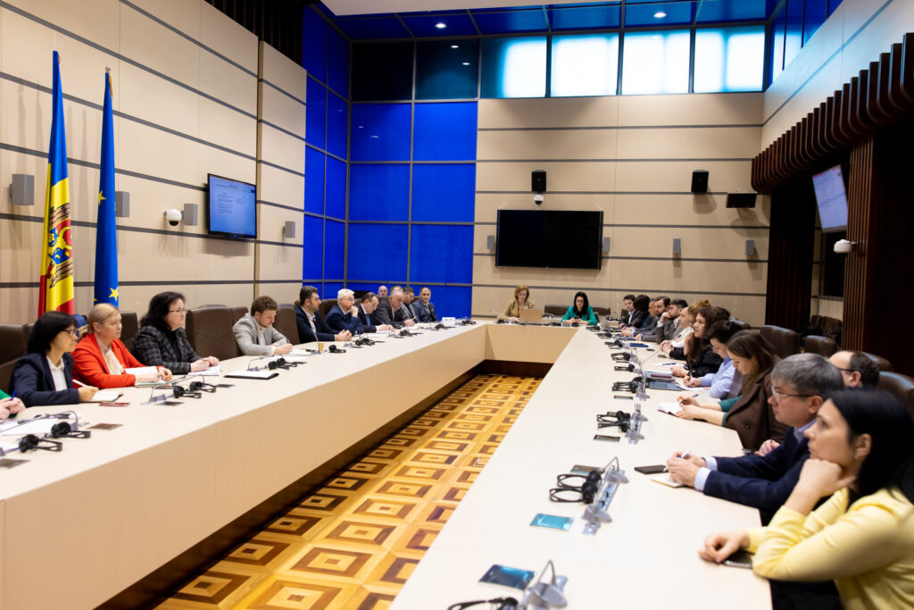 Digitalizarea în sistemul de sănătate a fost subiectul consultărilor publice la Parlament 1 52759095071 7e645559de k