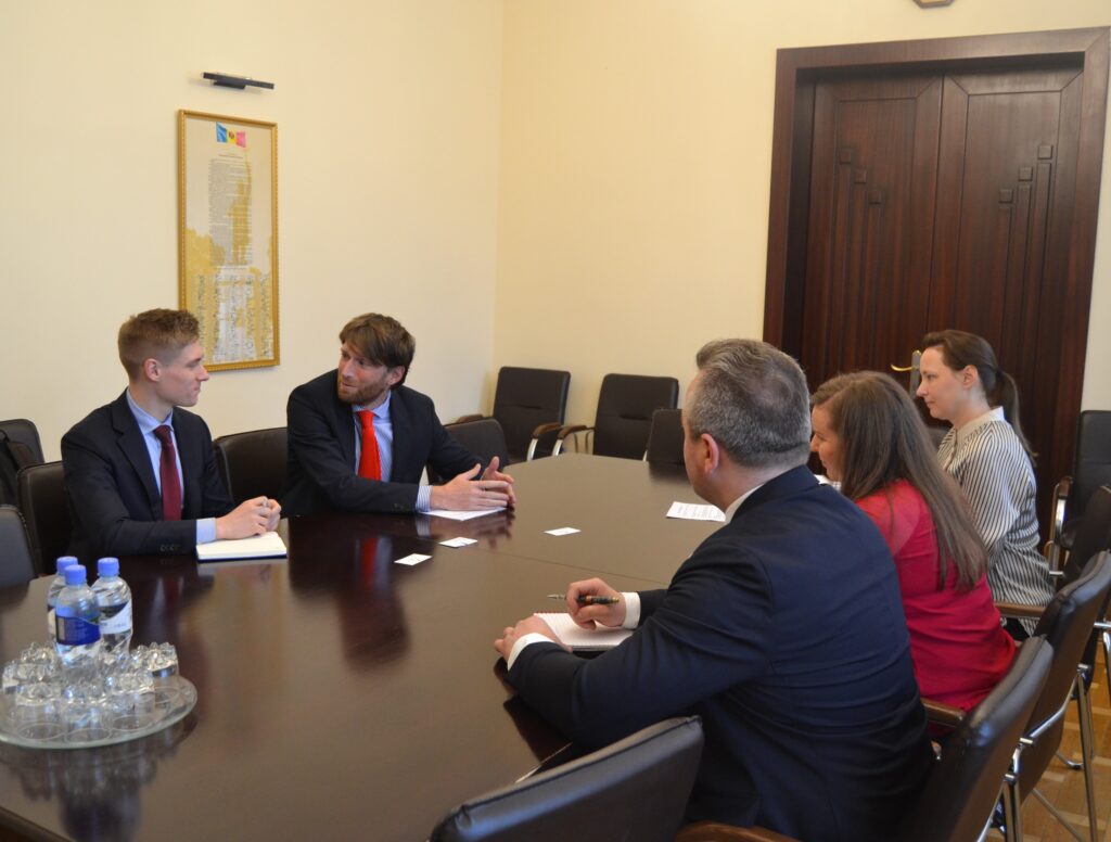 Ministul Finanțelor a avut o întrevedere cu Șeful Oficiului Ambasadei Regatului Țărilor de Jos, Floris van Eijk 1 dsc 0971