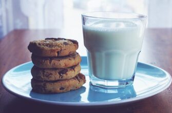 baked cookies and glass of milk
