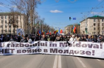 FOTO// Mii de oameni îi cer guvernării să achite facturile pentru lunile de iarnă, în cadrul mitingului organizat de Mișcarea Pentru Popor