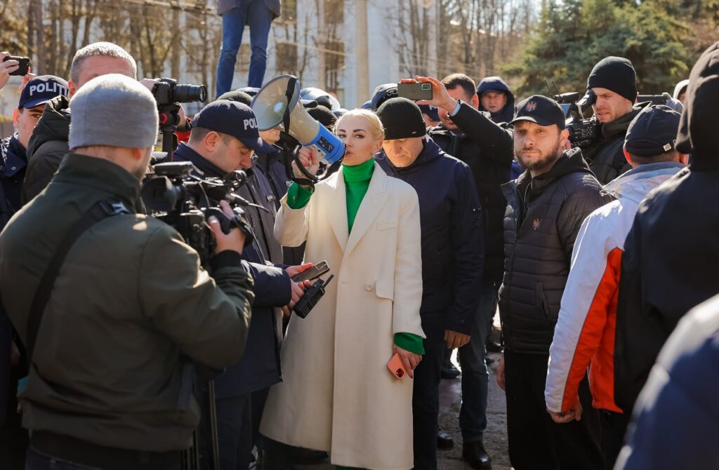 Marina Tauber a anunțat că reprezentanții Mișcării Pentru Popor sunt gata de o întrevedere cu premierul Dorin Recean, în orice zi a săptămânii viitoare 1 photo 2023 03 12 15 27 59