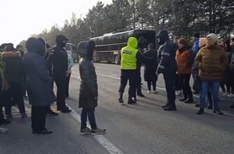 VIDEO// Poliția, scoasă chiar de dimineață, pentru a bloca manifestația Mișcării Pentru Popor