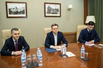 Premierul Dorin Recean a avut o întrevedere la Guvern cu ambasadorul Kazahstanului la Chișinău, Almat Aidarbenkov