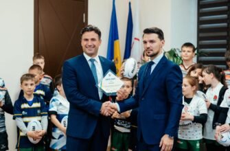 FOTO// Compania PROIMOBIL.MD a oferit în dar Federației de Rugby 400 de baloane de joc