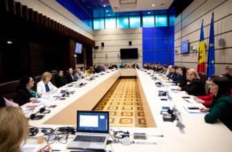 Pachetul de servicii integrate de suport pentru elevii cu dizabilități, discutat la Parlament