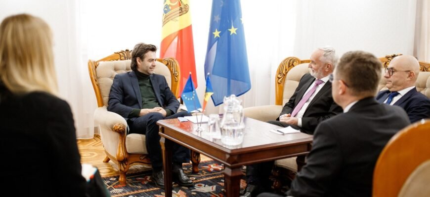 Vicepremierul Nicu Popescu a avut o întrevedere cu Petr Mareš, directorul executiv al Fondului Internațional Visegrád