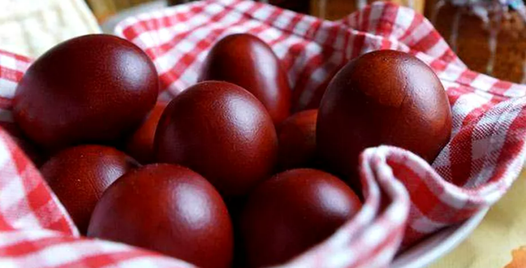 obiceiul vopsirii oualor de pasti