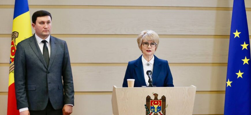 photo 5330379402082633908 y