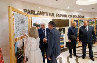 La Parlament a fost inaugurată o expoziție de fotografii semnate de deputatul Vasile Șoimaru, cu genericul „33 + 3 + 3 poeme în imagini”