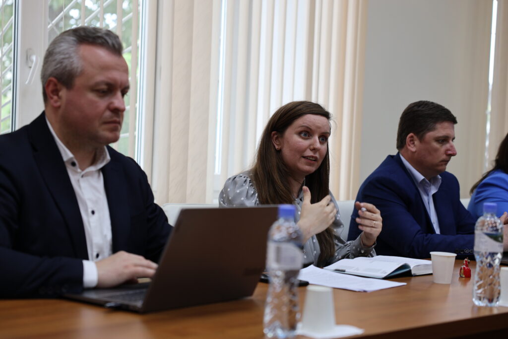 Ministrul Finanțelor împreună cu echipa de management de la Minister, au avut o întrevedere cu jurnaliștii, în cadrul unui Clubul de presă 1 8b3a1348