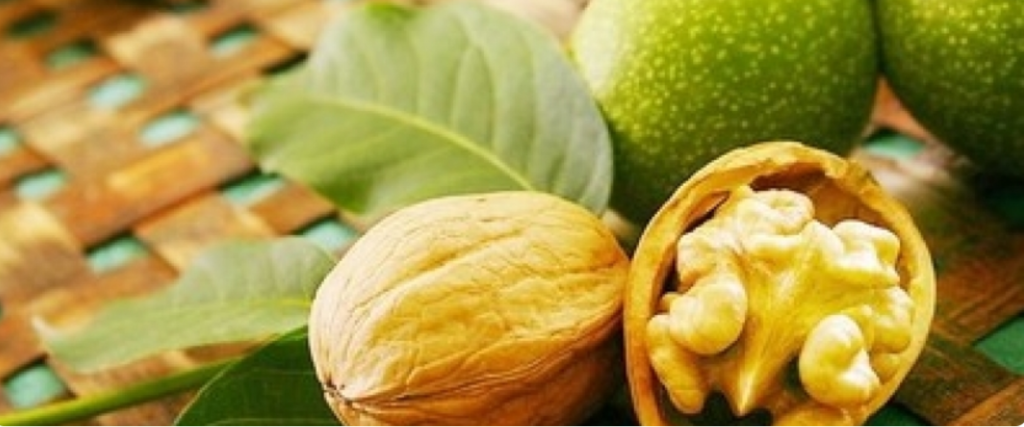 consum moderat de nuci