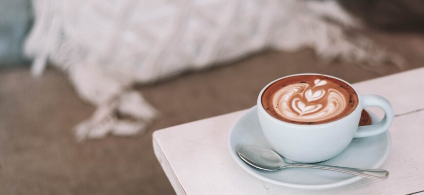 photo of white ceramic teacup