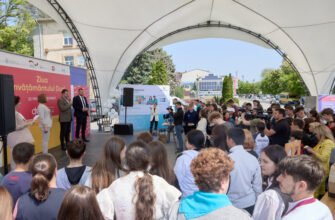Ziua Învățământului Dual, la Comrat: Sute de elevi au fost ghidați în alegerea unei meserii