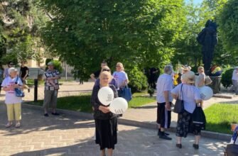 FOTO-VIDEO// Flashmob împotriva abuzurilor guvernării PAS. În aer au fost lansate mii de baloane cu mesajul: “Take away Maia Sandu”