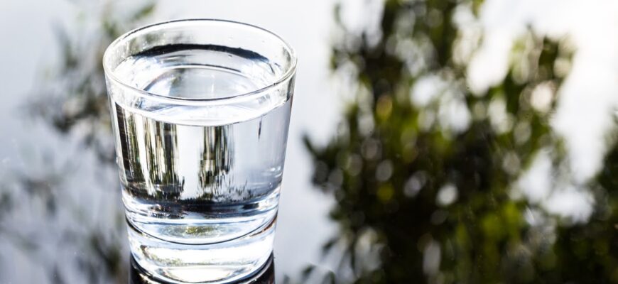 apa alcalina beneficii