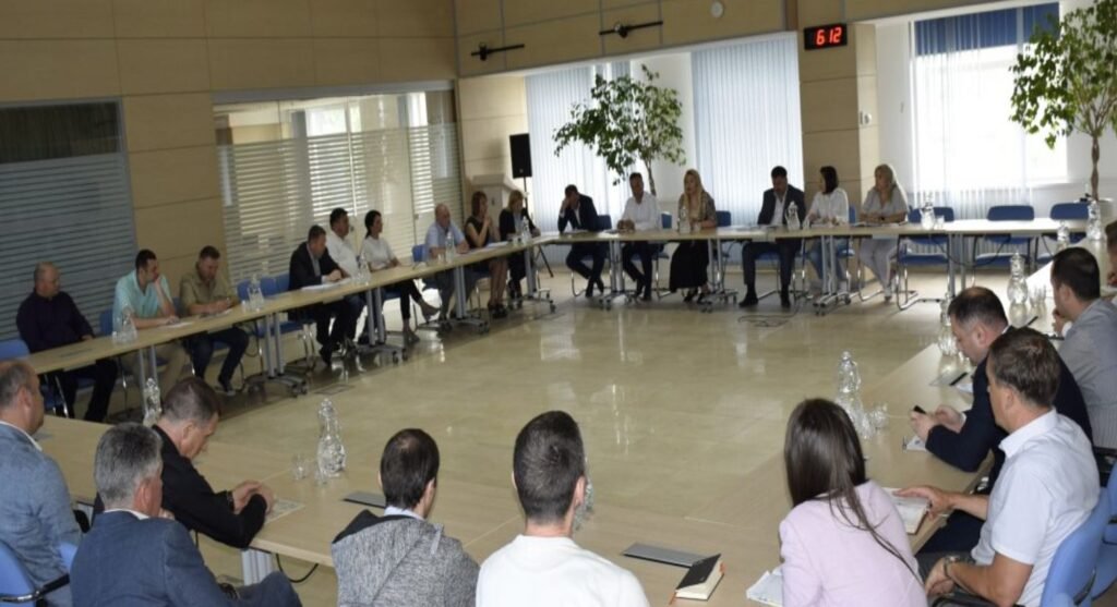 Administrația Apă Canal Chișinău a organizat o ședință de lucru cu agenții economici din diferite ramuri 1 Administrația Apă Canal Chișinău a organizat o ședință de lucru cu agenții economici din diferite ramuri