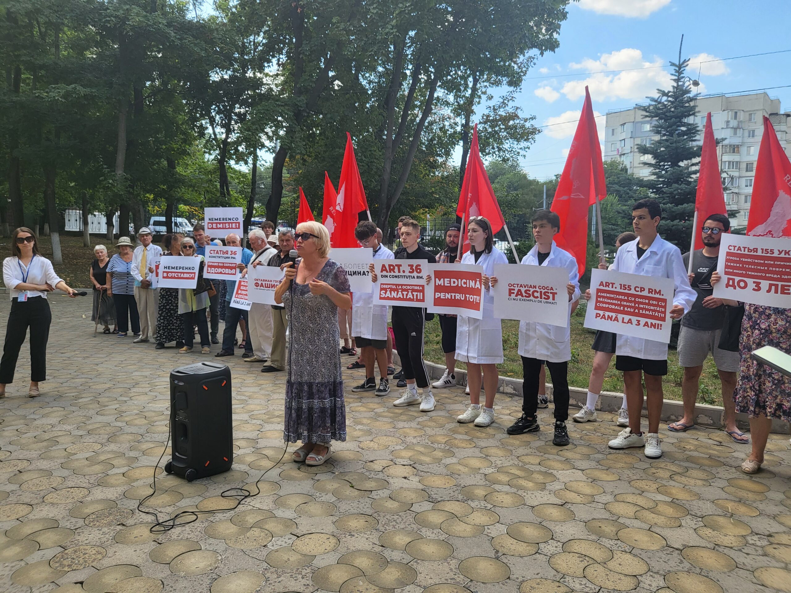 FOTO// Protest impresionant al Partidului ”Renaștere”. Manifestanții au cerut unanim demisia Ministrului Sănătății