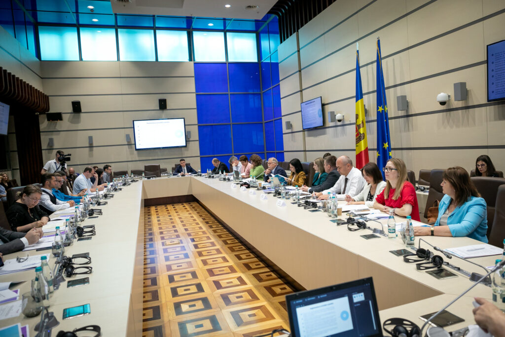 Legislativul a găzduit un eveniment public, în cadrul căruia au fost prezentate două studii realizate de Asociația Promo-LEX, în colaborare cu Secretariatul Parlamentului 1 53068061443 1ae65f4998 k