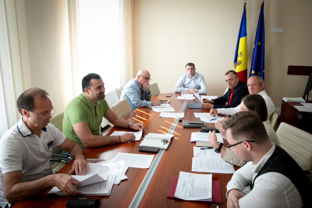 53076581386 6725d9526a k