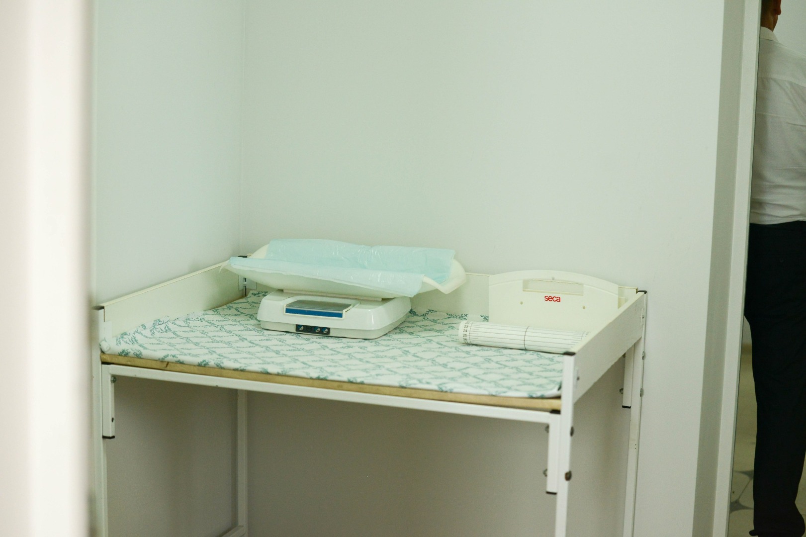 FOTO// Echipa lui Ilan Șor modernizează satul Mîrzaci. Oficiul Medicilor de Familie a fost reabilitat și a fost instalat un sistem de încălzire autonom