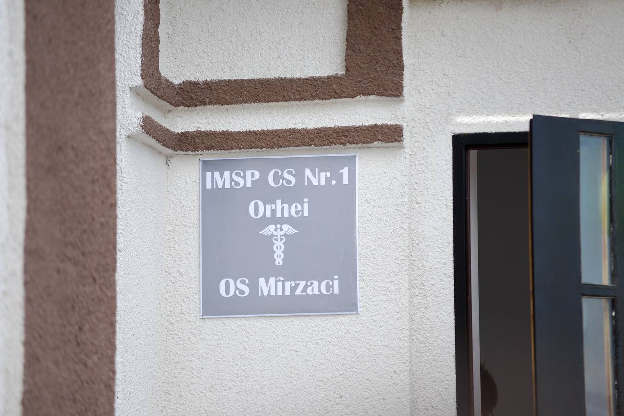 FOTO// Echipa lui Ilan Șor modernizează satul Mîrzaci. Oficiul Medicilor de Familie a fost reabilitat și a fost instalat un sistem de încălzire autonom