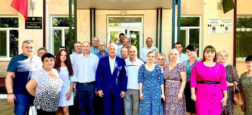 photo 5341465945329224379 y