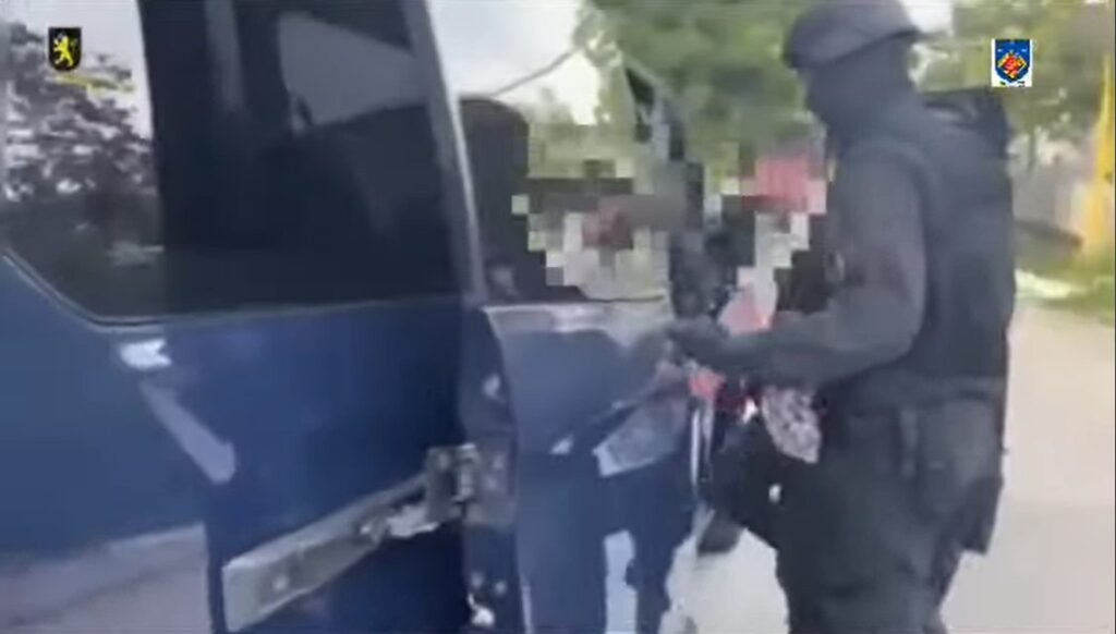 VIDEO// Trei bărbați din Ialoveni și Orhei – reținuți pentru șantaj cu peste 4.500.000 lei, după ce victima a cumpărat un imobil în Orhei 2 VIDEO// Trei bărbați din Ialoveni și Orhei – reținuți pentru șantaj cu peste 4.500.000 lei, după ce victima a cumpărat un imobil în Orhei