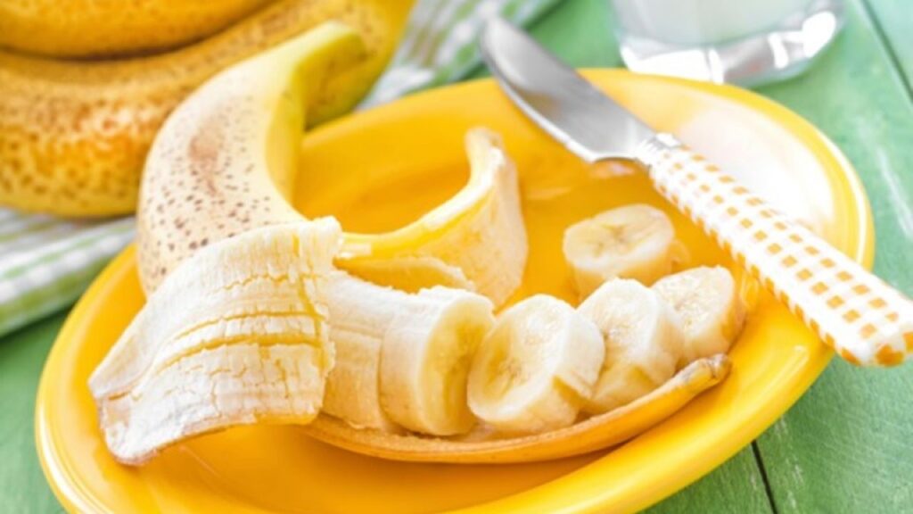banana pe stomacul gol