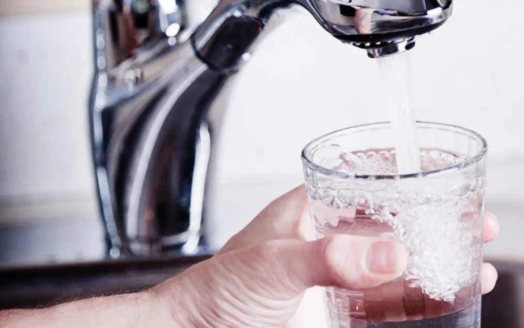 beneficiile apei de la robinet