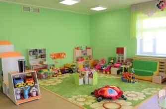 FOTO// Educatoarea unei grădinițe private a fost ”descoperită” de părinți că făcea videochat