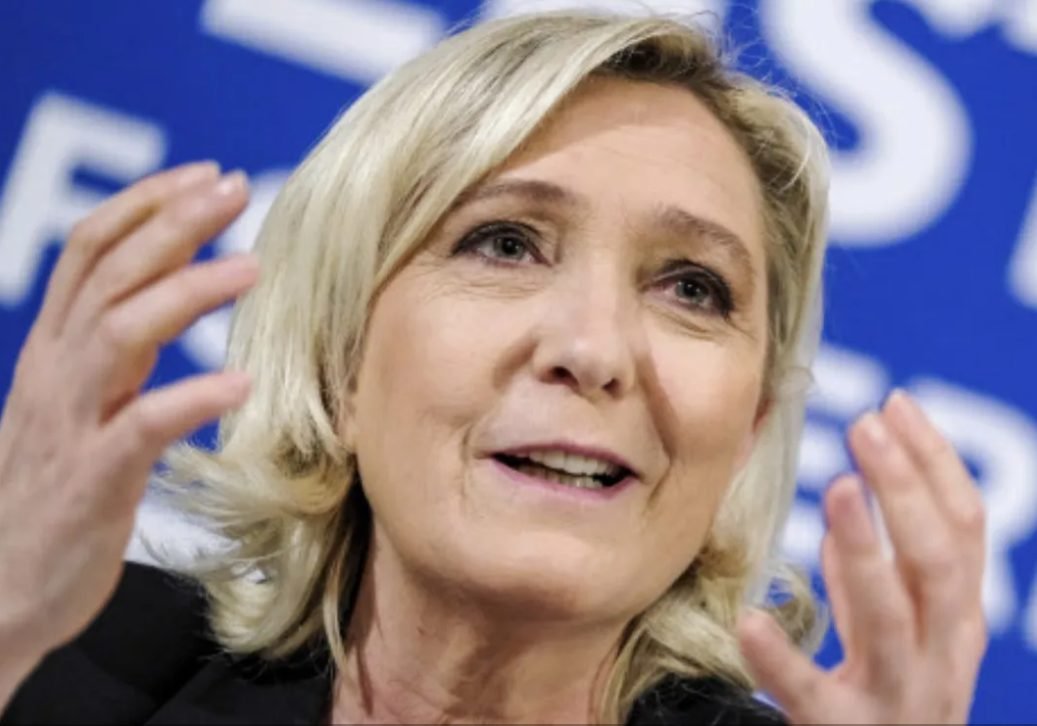 Acuzată de angajări fictive, Marine Le Pen a rambursat 330.000 de euro Parlamentului European