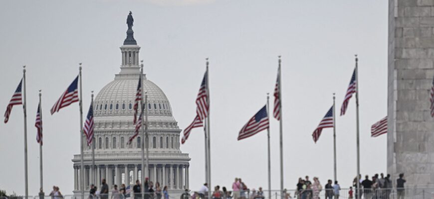 senatorii americani vor avea libertatea sa se imbrace cum vor