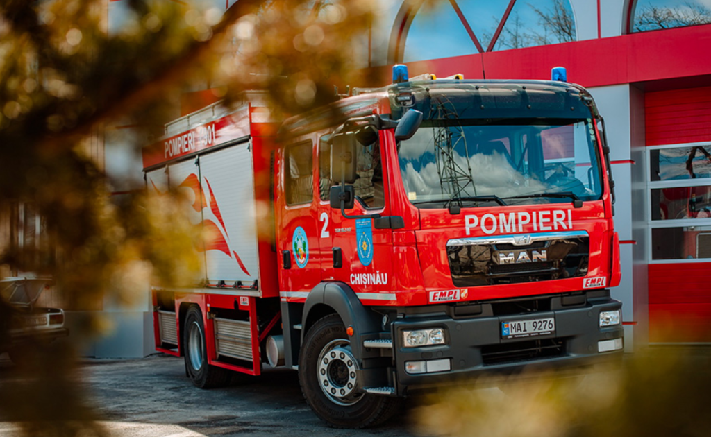 Un apartament de pe strada Liviu Deleanu din Capitală a luat foc. Pompierii au reușit să localizeze incendiul 1 un apartament de pe strada liviu deleanu din capitala a luat foc